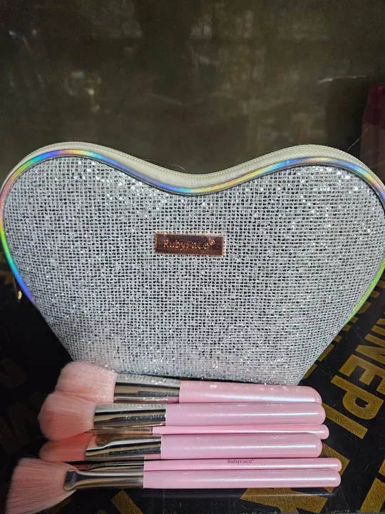 Ruby Face Makeup Bag Kit 8pcs (Heart), foto 2