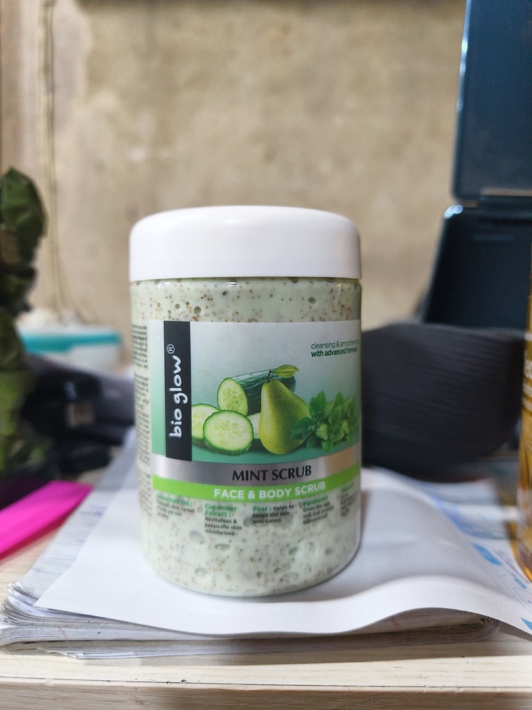 Bioglow Face Scrub 500ml (1x6x12)