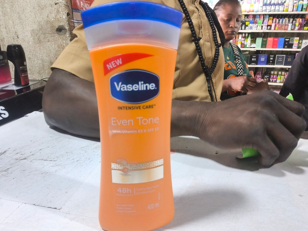 Vaseline Even Tone Lotion 400ml